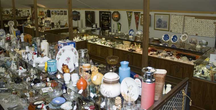 Egg Palace Antiques and Collectables